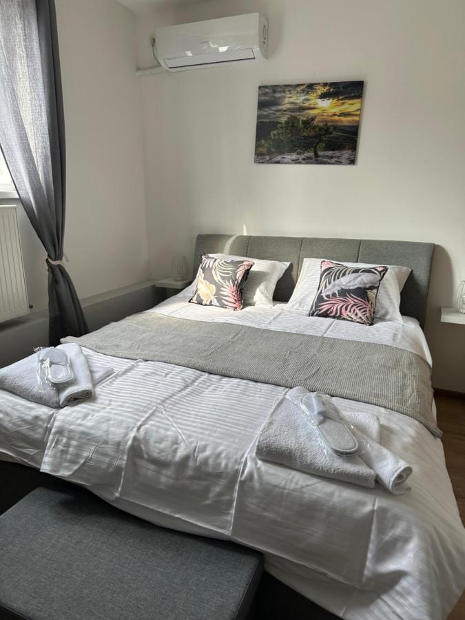 San Lux Dunavska Novi Sad Eksteriør billede